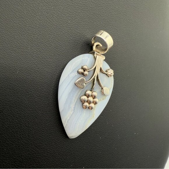 Gorgeous Blue Lace Agate and Marked 925 Silver Teardrop Blue Nature Pendant - Picture 3 of 11